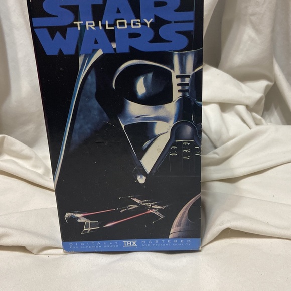 Yes it’s the Original Star Wars Trilogy VHS U know & love them - Picture 3 of 6